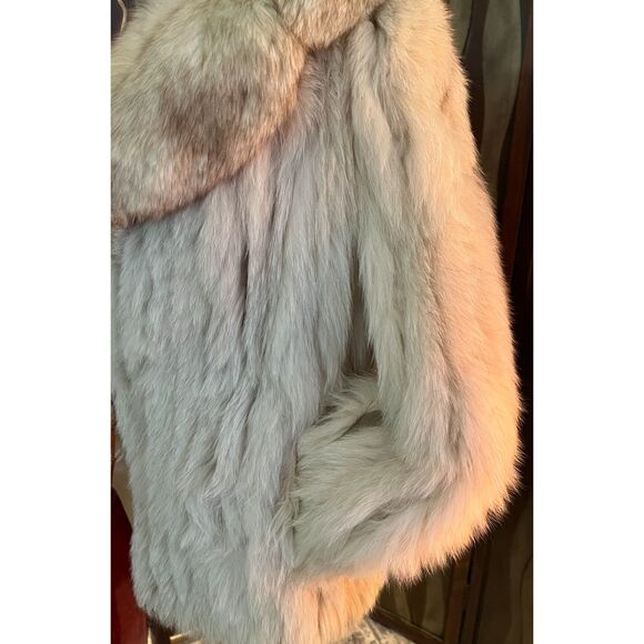 Vintage Silver Fox fur swing/cape coat with removable stole. Unsized. - Picture 3 of 15
